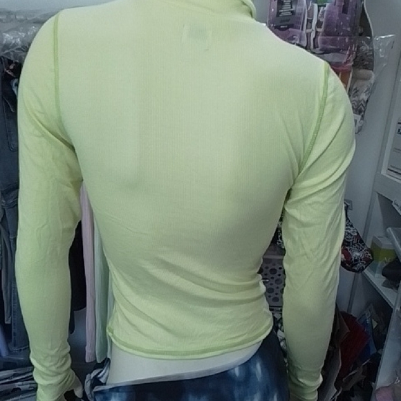 BDG Lemon Green Long Sleeve Turtleneck  Fitted Jersey Knit Large Top NEW - Picture 7 of 16